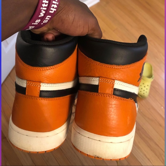 Shattered backboard 1s - Picture 3 of 8